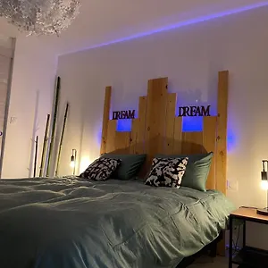Appartement Reve De Panda Avec Sauna Et Jacuzzi Privatif, Abrest